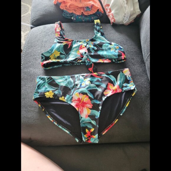 Girls size XL Bikini - Picture 1 of 2